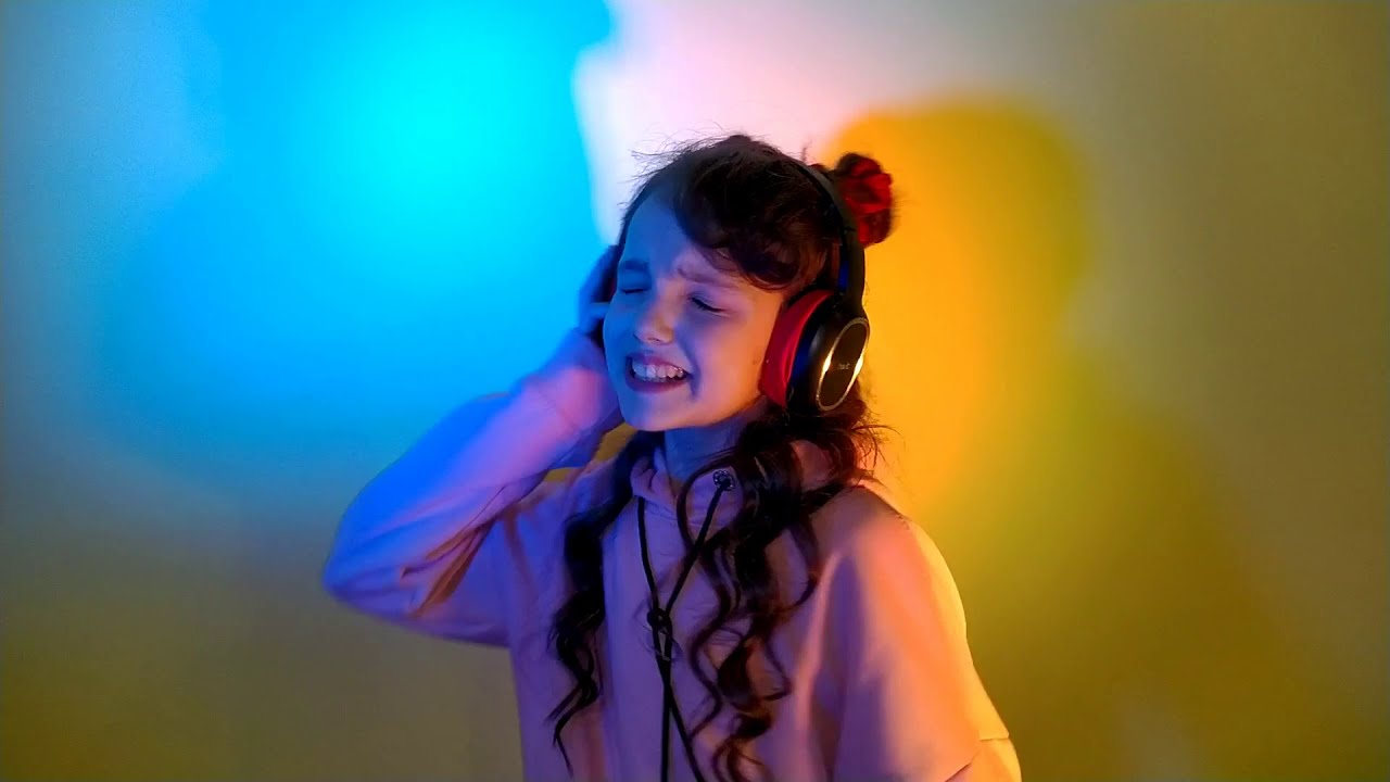 Miley Cyrus   Wrecking Ball COVER  #Emili