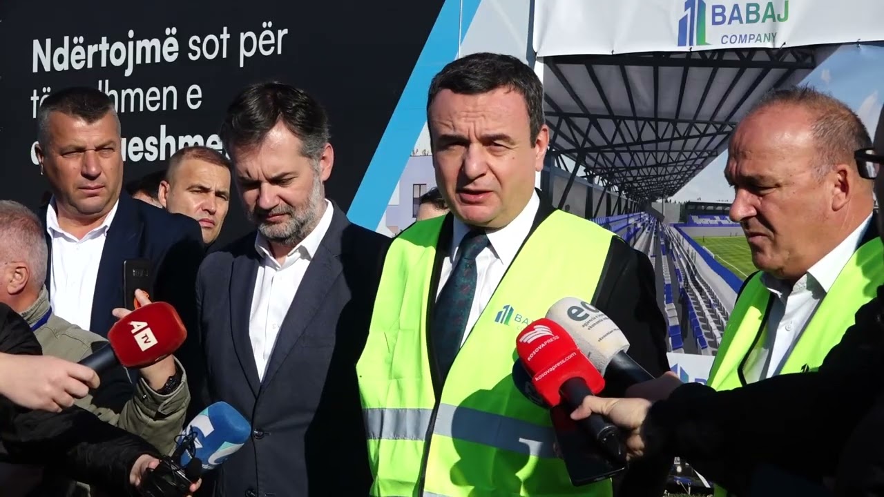 Vendoset gurthemeli në stadiumin “Zahir Pajaziti” në Podujevë, Kurti e Bulliqi zotohet se do të bëh.