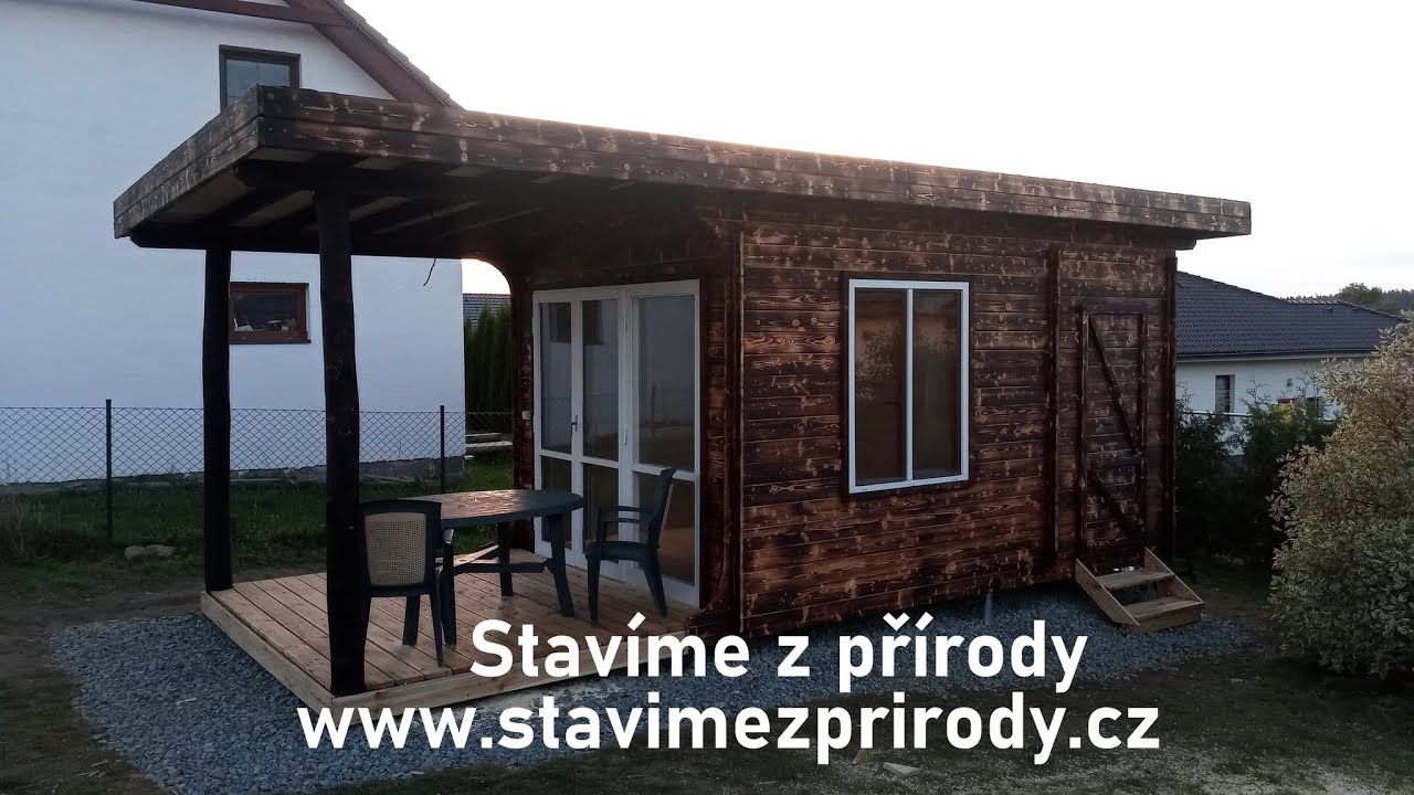 Stavíme z přírody -Zahradní domek z terasou a prostorem na ukládání nářadí. www.stavimezprirody.cz