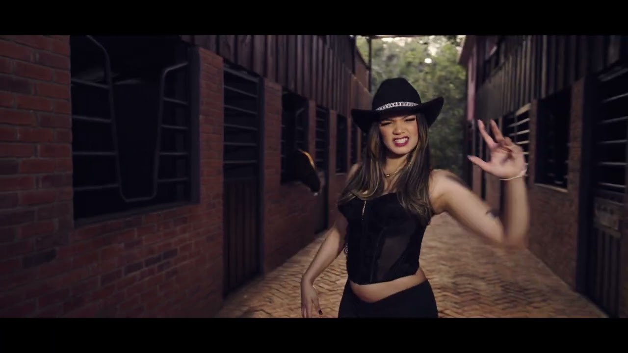 Soy todo lo que tengo - Roxy Espinal (Video oficial)