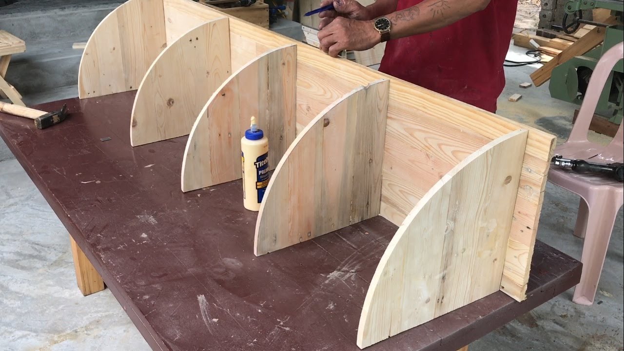 Great Woodworking Ideas From Pallets - How To Make Extremely Simple Decorative Corner Shelves - DIY!