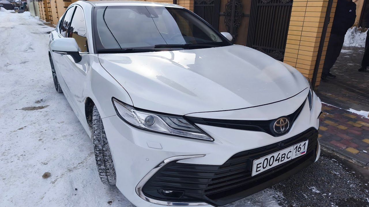 На осмотре Toyota Camry 79 349 км. 2021г. 3 400 000р.