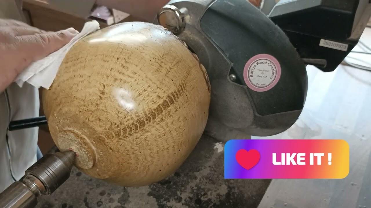 Nature's Art: Breathtaking Burl Bowl Creation