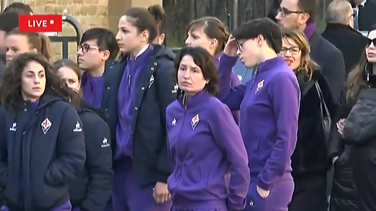 Firenze, l'addio a Davide Astori