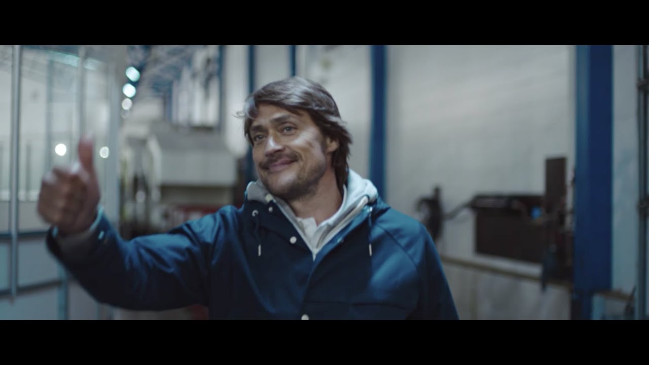 Teemu ja tuoppi taitoa - unbeatable | Valio's Teemu Selanne new milk commercial - English subtitles
