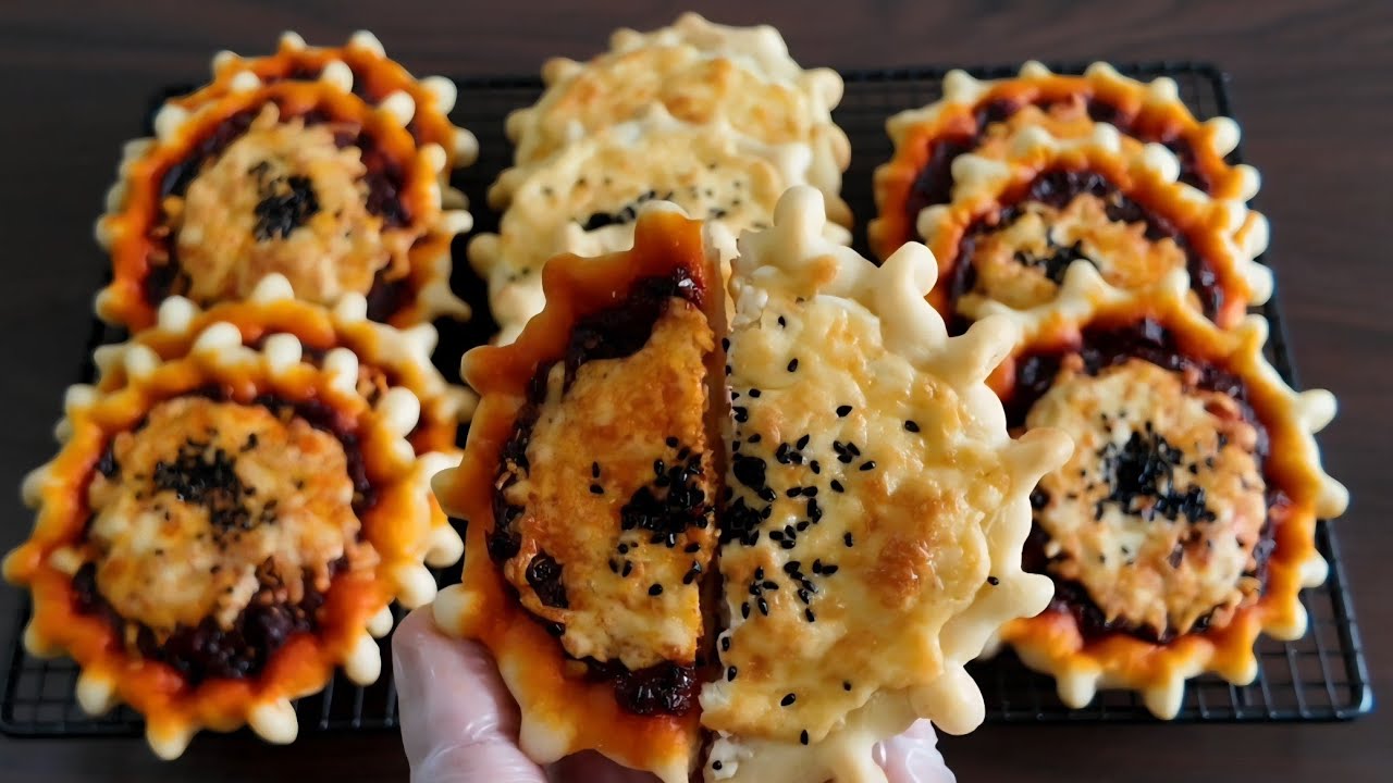 مناقيش الجبنة والمحمرّة | مستحيل تكتفي بواحدة 😋Manakish de queso y muhammara