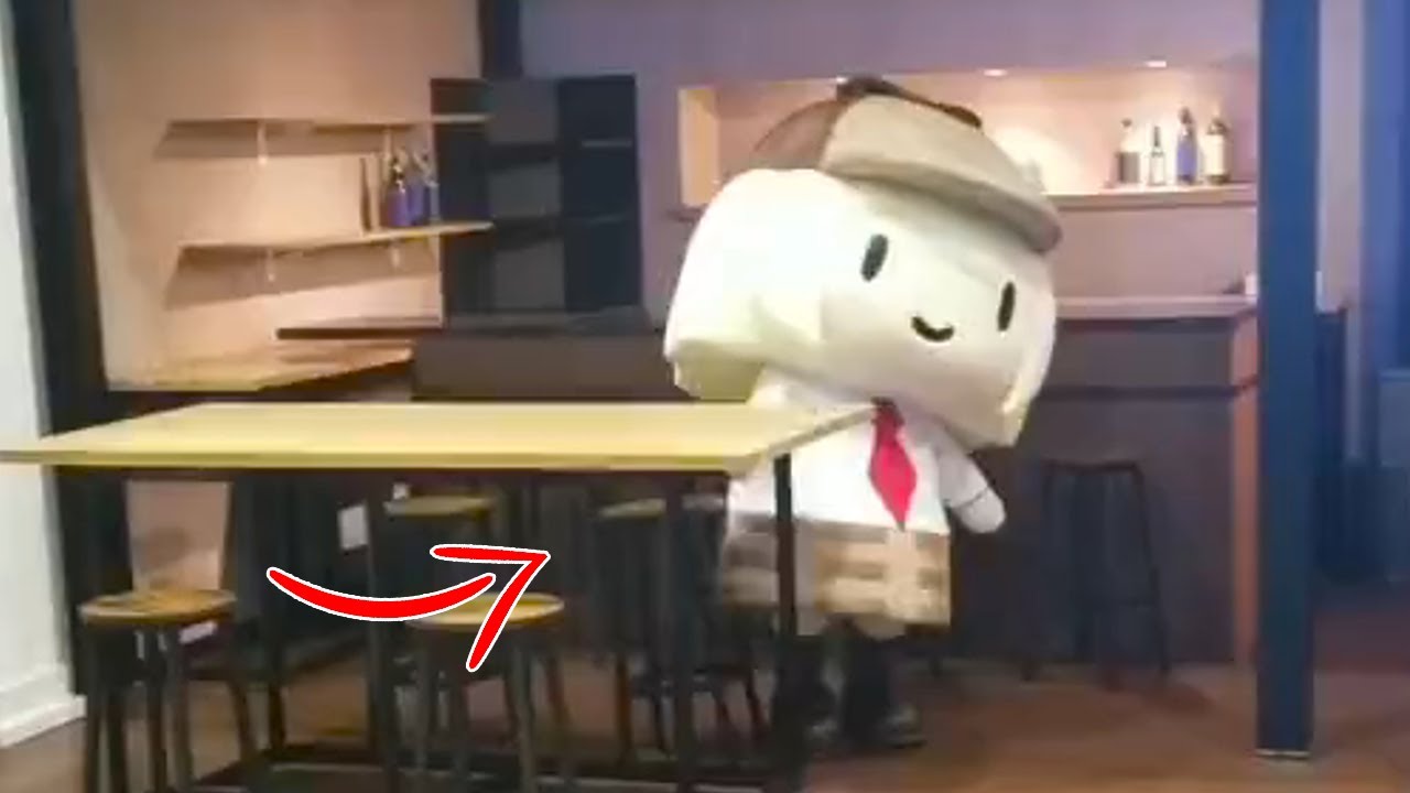 smol Ame tries to sit down