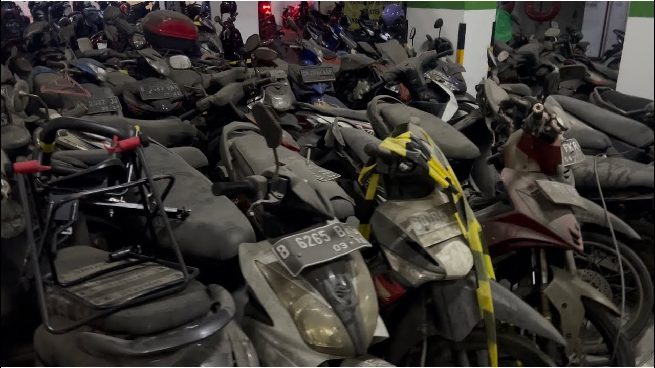 Motor Terbengkalai di Basement Apartemen,
