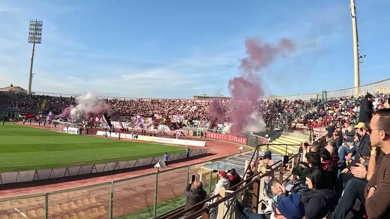 Il Magico Livorno vola contro il Siena | Livorno - Siena 3-1 [Tifoseria+Azioni]