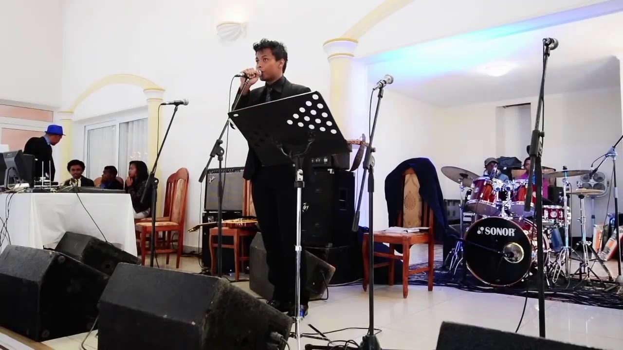 Mirado Gasy ( tena tiako ianao ) live mariage  Yaina Rajoelisolo