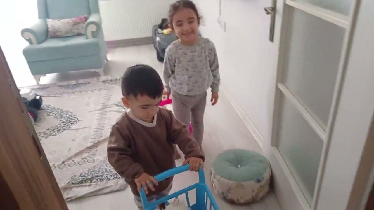 MASAL VE EFE NİN ARABALARI KAZA YAPTI BEBEK  VE KEDİ🐱 YARALANDI!?