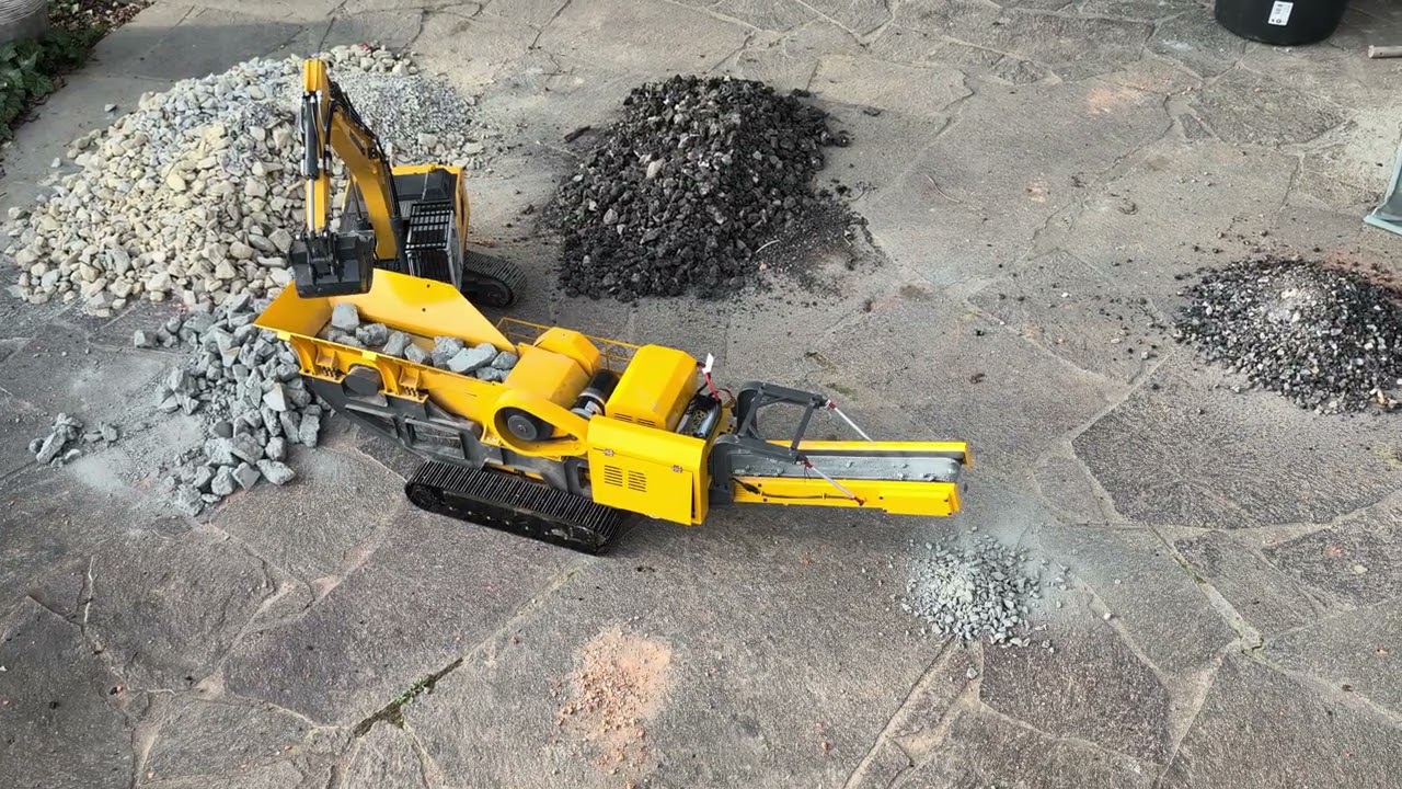 Backenbrecher bricht Beton, RC Modell Design 1:14 XDRC 945 Liebherr Bagger Hydraulik Modellbau 