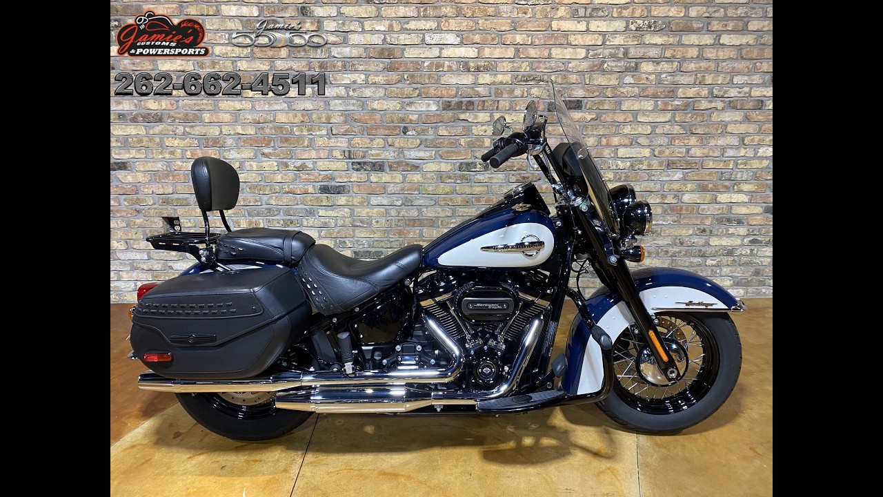 2019 Harley-Davidson FLHC Heritage Classic 114 Billiard Blue / Billiard White