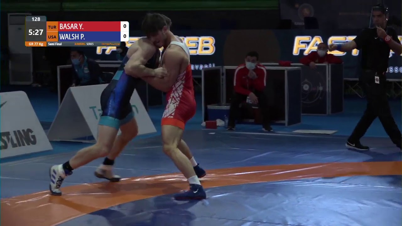 1/2 GR - 77 kg: Y. BASAR (TUR) v. P. WALSH (USA)