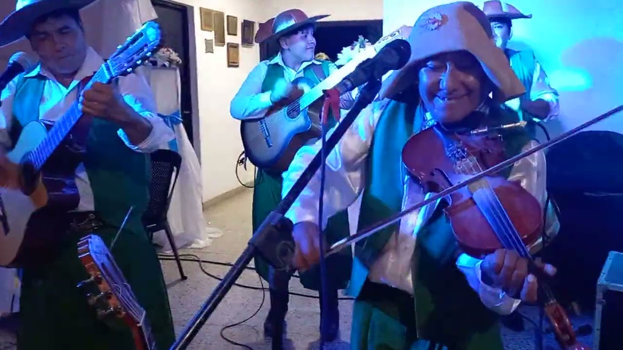 Los Criollitos de Tarija ~ En el  15 años de Nataly ✨️