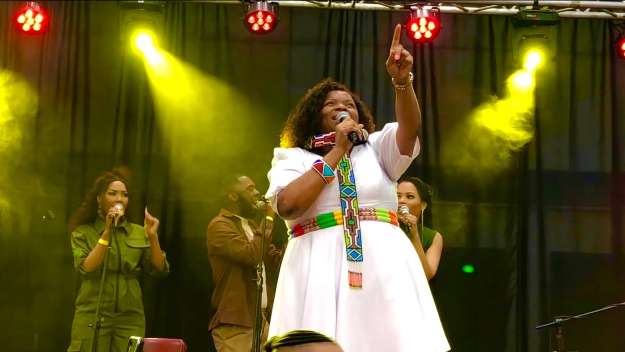 Imikhosi KaThixo Emazulwini by Mama Thobekile 🔥🔥🔥 (Live in Cape Town)