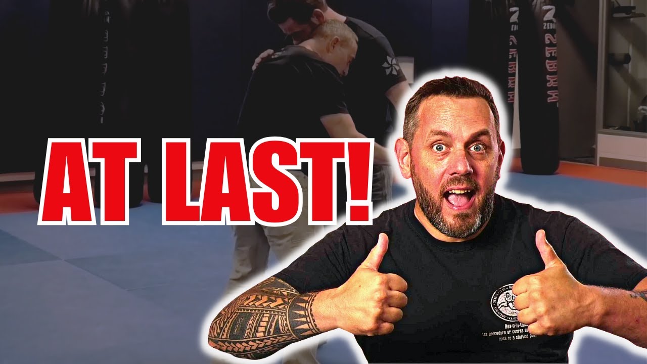 Wrestler reacts to Wrestling Self Defence