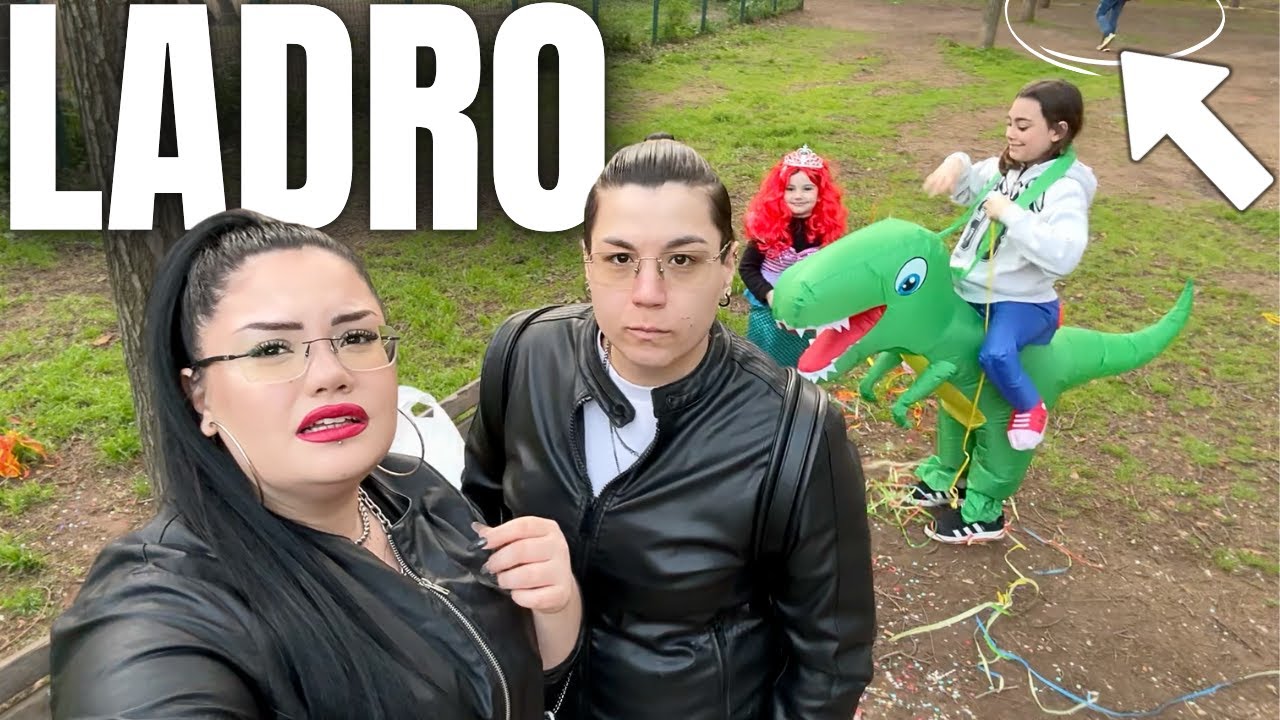 MI RUBANO LA BORSA AL PARCO MENTRE FESTEGGIAMO CARNEVALE CON LARA E ZOE ! * no clickbait purtroppo *