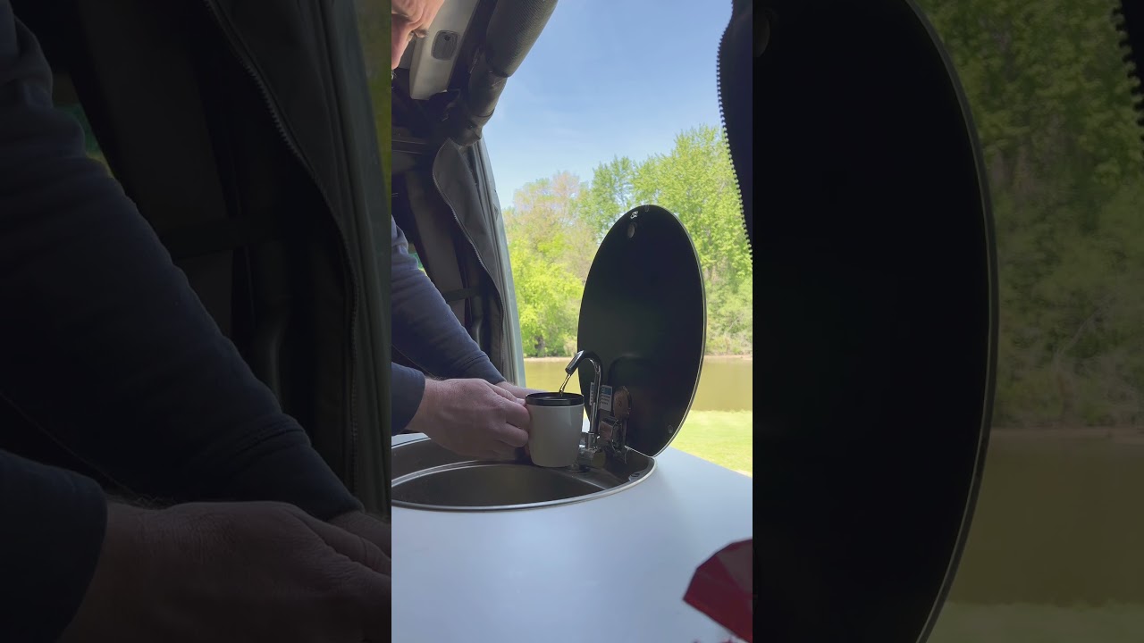 1-Minute Coffee Fail! #camperlifestyle #vanlife #vanlifers #camping #vanlifer