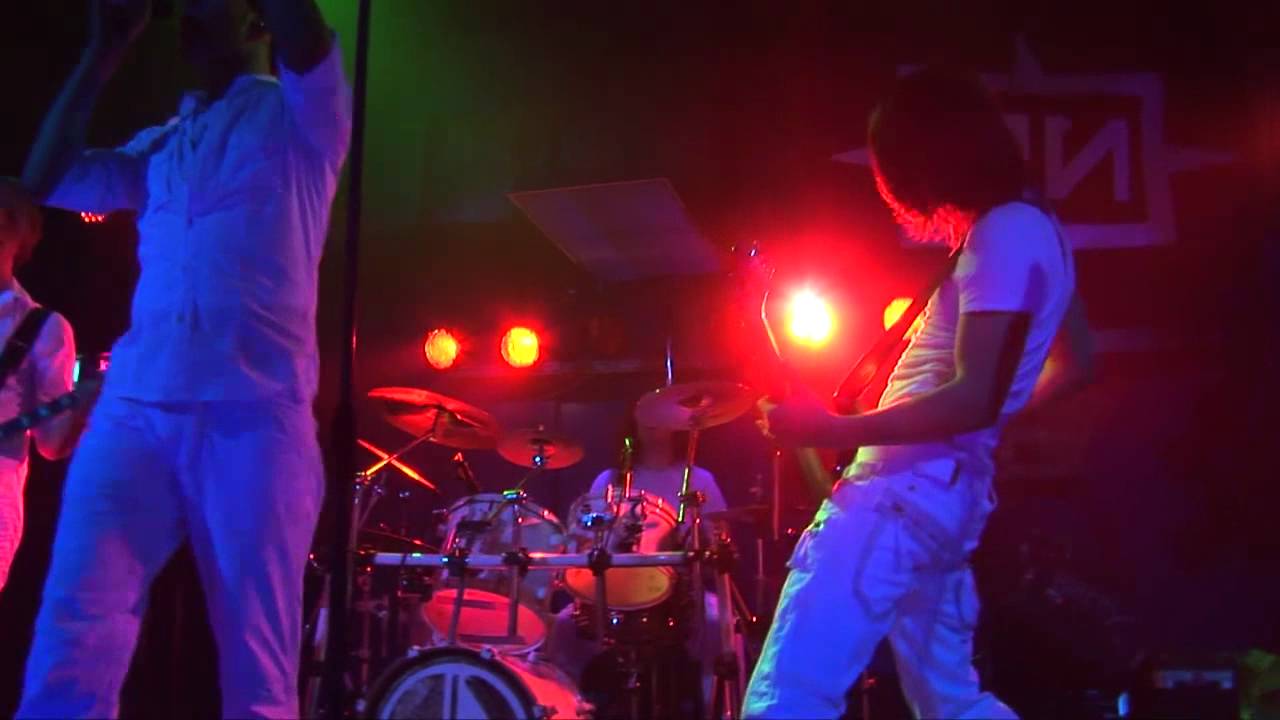 Akanoid - Subtitle (Live / Echozone Festival 2010)