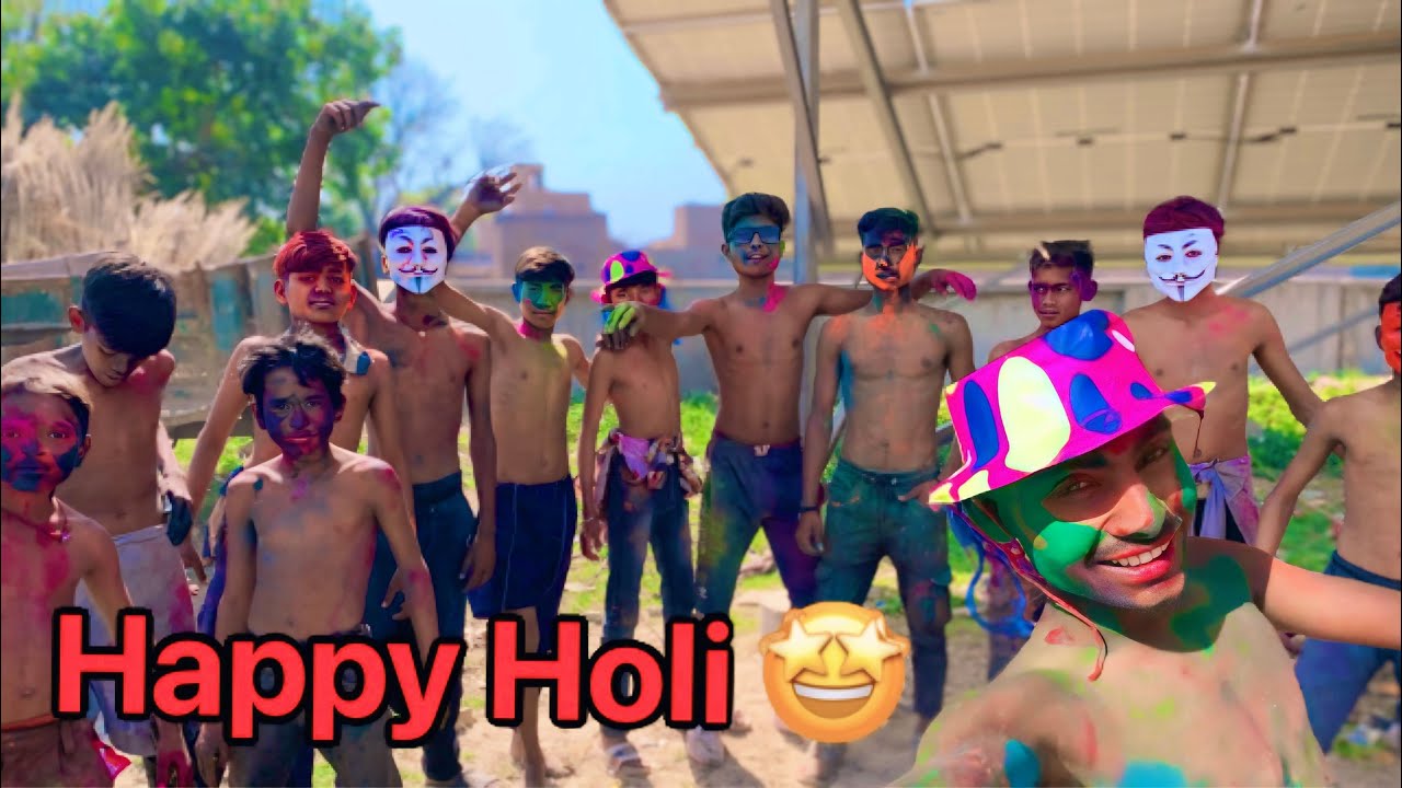 Happy Holi 🤩 hamare Gao ke funny Holi😂 II desi holi 