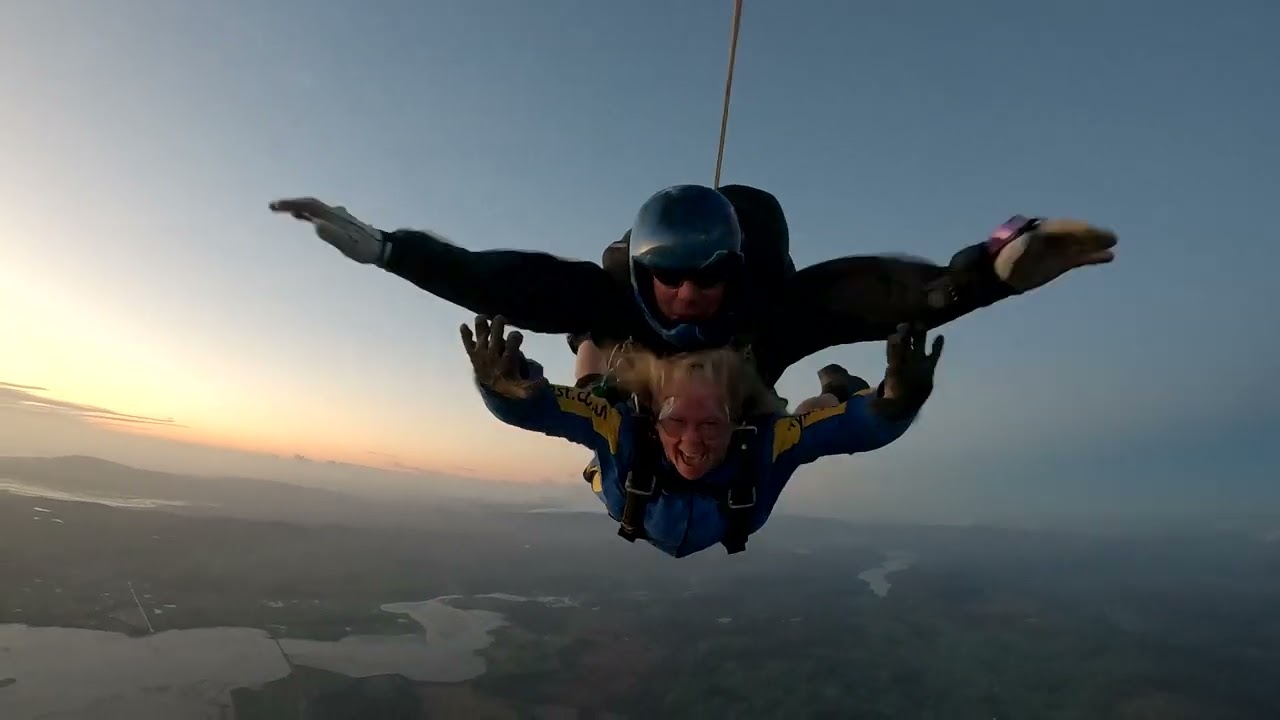 Lisa's tandem jump with the 'beast' at skydive northwest.