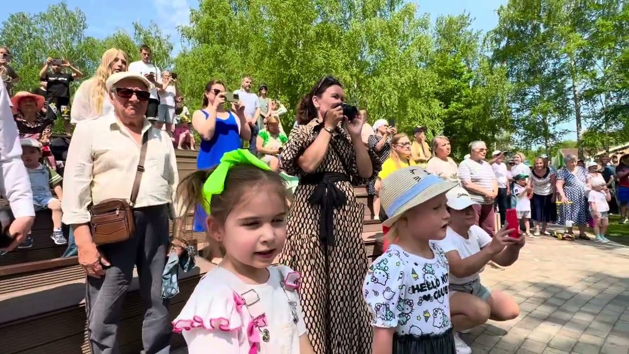 Государственный гимн Российской Федерации - исполнила Айсель Сагитова - 6 лет.