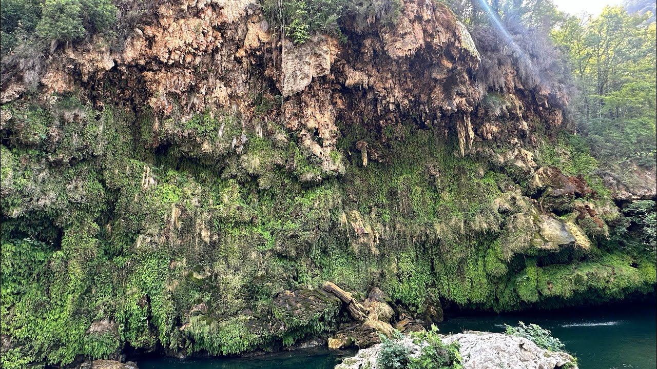 Cap. III. Nuragas, Playa de roca volcánica & Cascata en Sardegna. ⛰️👣🫀