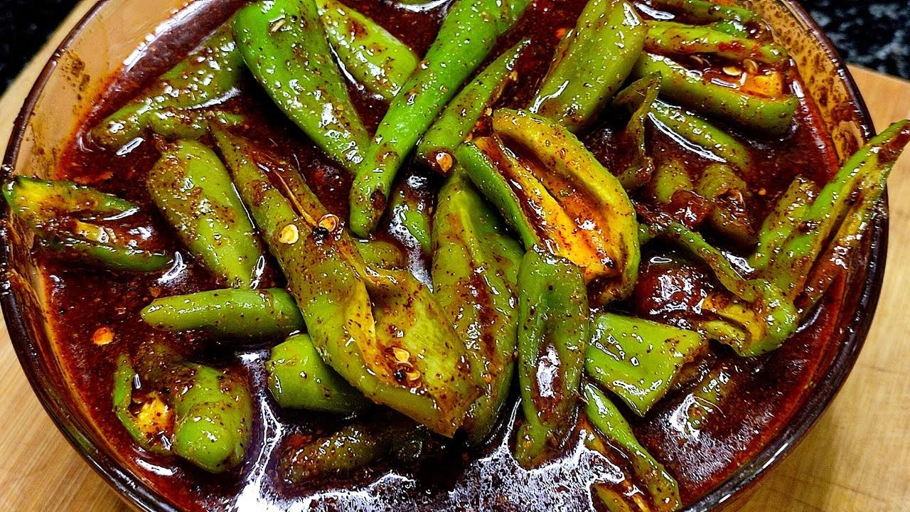 खट्टा मीठा मोटी हरी मिर्च का अचार अपने पहले कभी नहीं खाया होगा- Instant Spicy Green Chilli Pickle