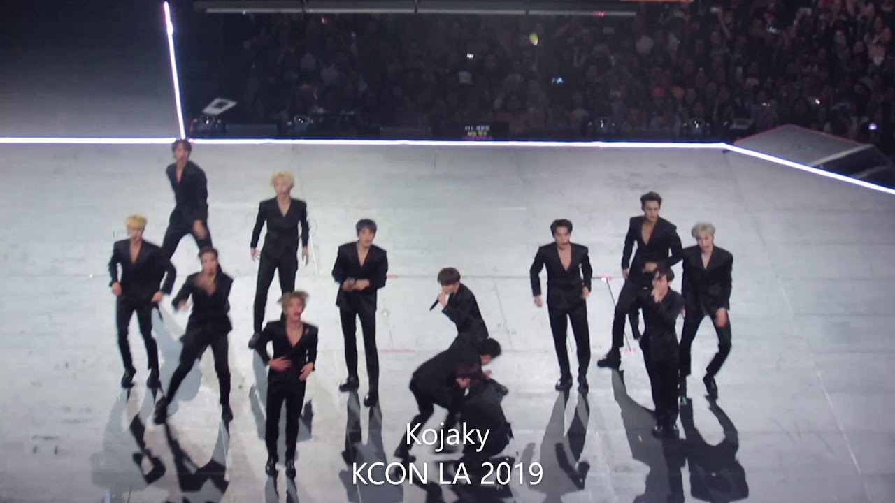 SEVENTEEN (세븐틴) - CLAP (박수) at KCON LA 2019