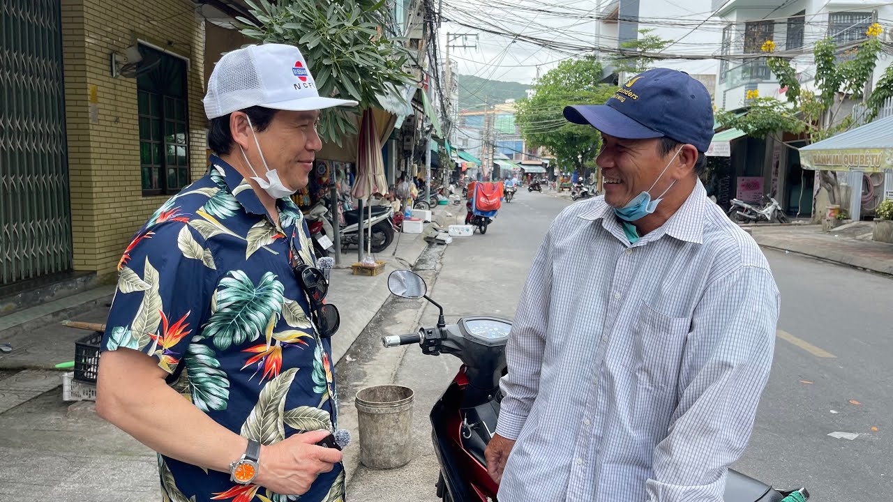 Anh Việt Kiều Gặp Lại Người Bạn Học Dưới Mái Trường Năm Xưa | Làng Cửa Bé Nha Trang