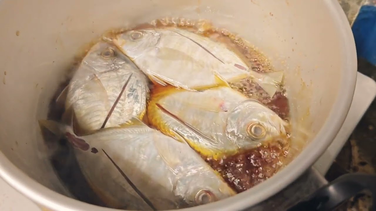 メッキの煮付けを作る魚屋のおばあちゃん
