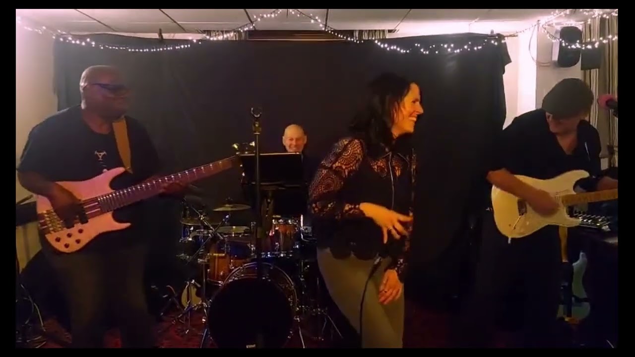 Decadedanze_Salisbury Social Club jan26