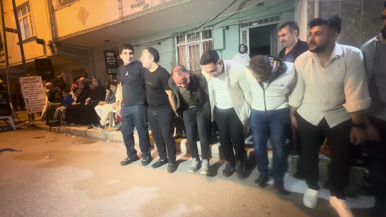 İstanbulll yıkılıyo Şanlı Kuruyemişin sahibi Mehmet Çişan oğlu Hamza’nın düğünündeyiz