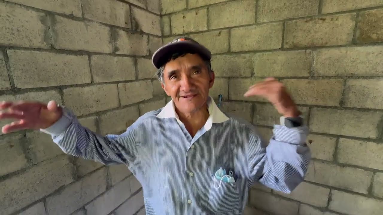 🟢Colocaci&oacute;n de techo en la NUEVA CASA de don Wichito 🙏 Donaci&oacute;n CASA #53 El Salvador 🇸🇻