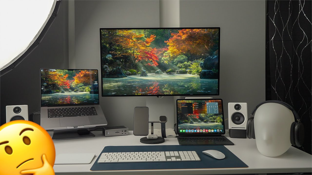 Portable MacBook Pro Desk Setup 🤔