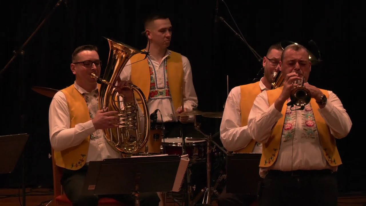 VELKÉ BÍLOVICE-Dechová hudba KUMPANOVI MUZIKANTI a špičkový výkon kapelníka Vladka Kumpana na trubku