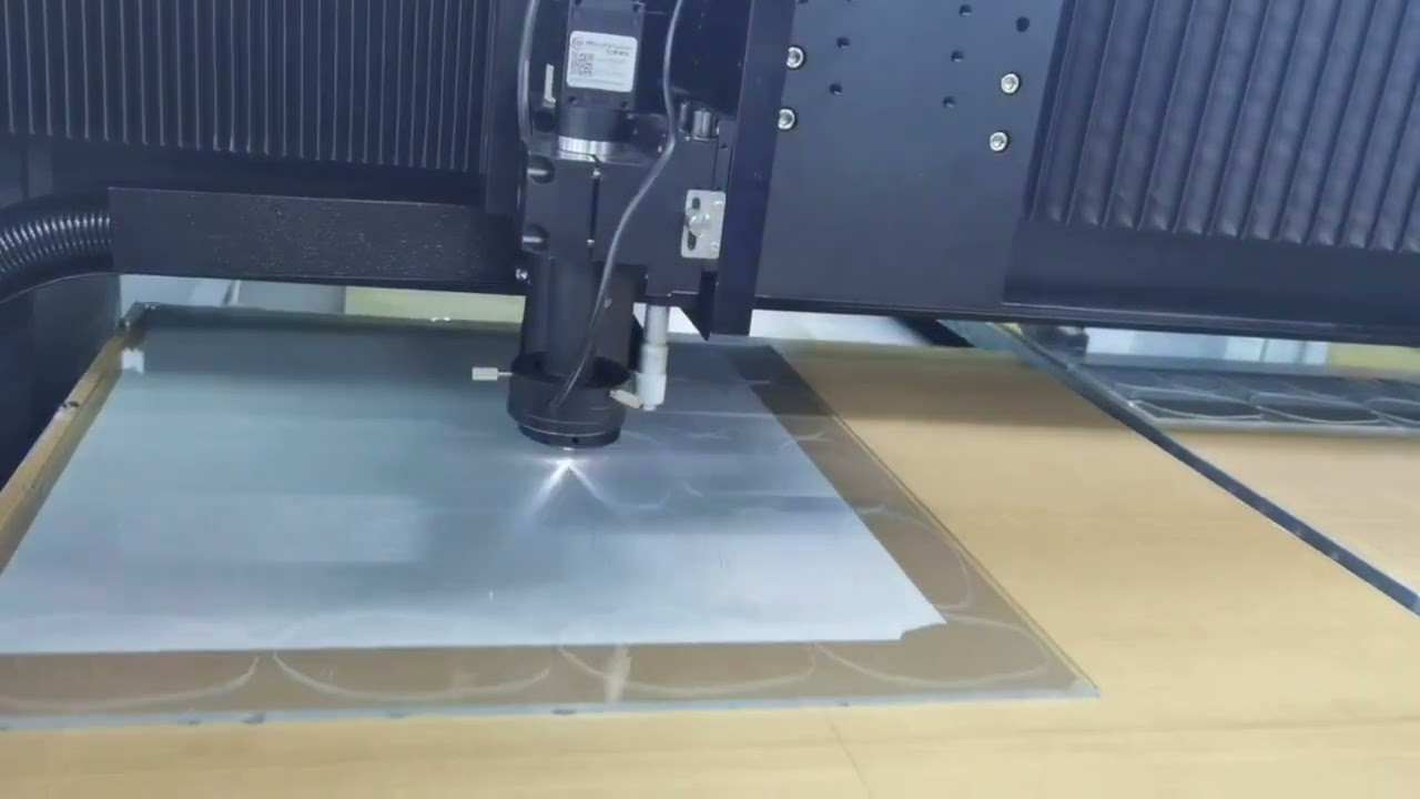 New Picosecond Glass Laser CNC Automatic Engraving System