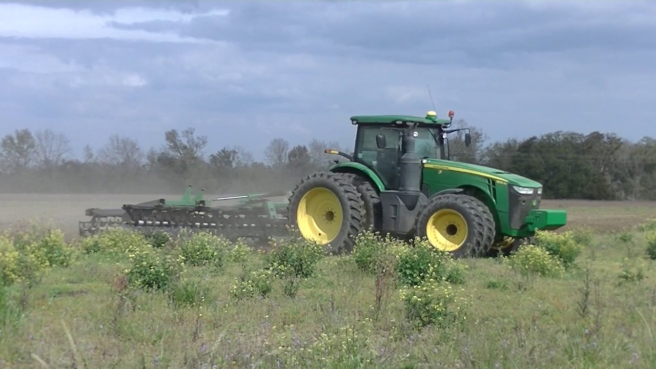 JOHN DEERE 8320R WITH 637 DISK. SCOTT FARMS 2020 SPRING DISKING