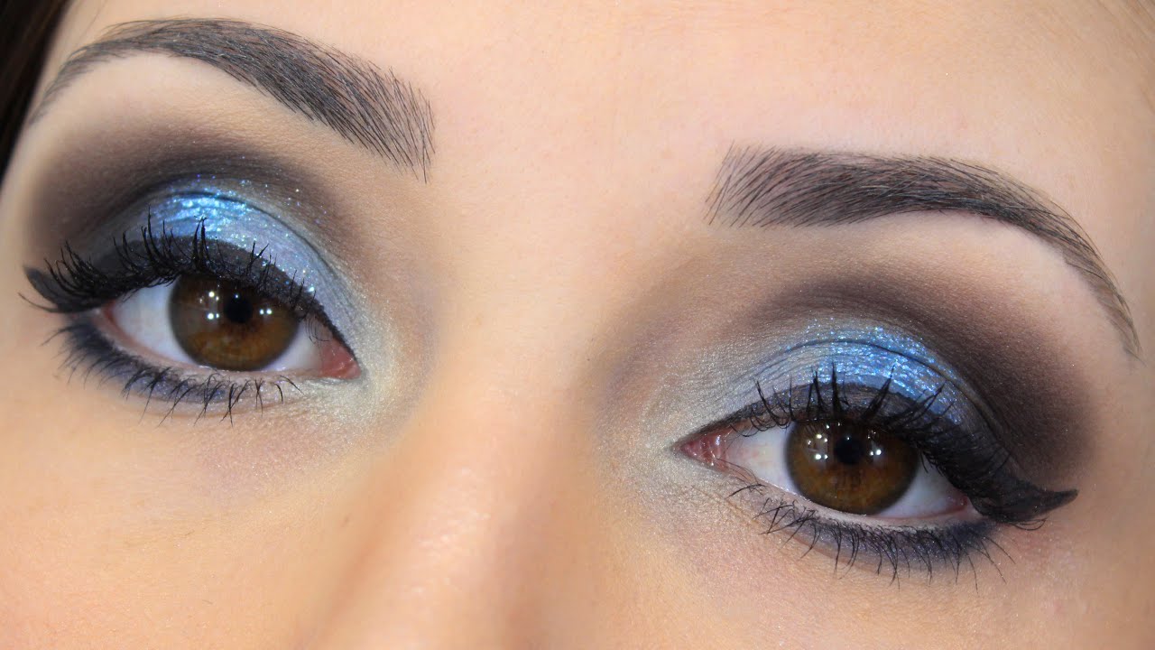 Maquiagem em tons de azul com glitter - Jana Taffarel