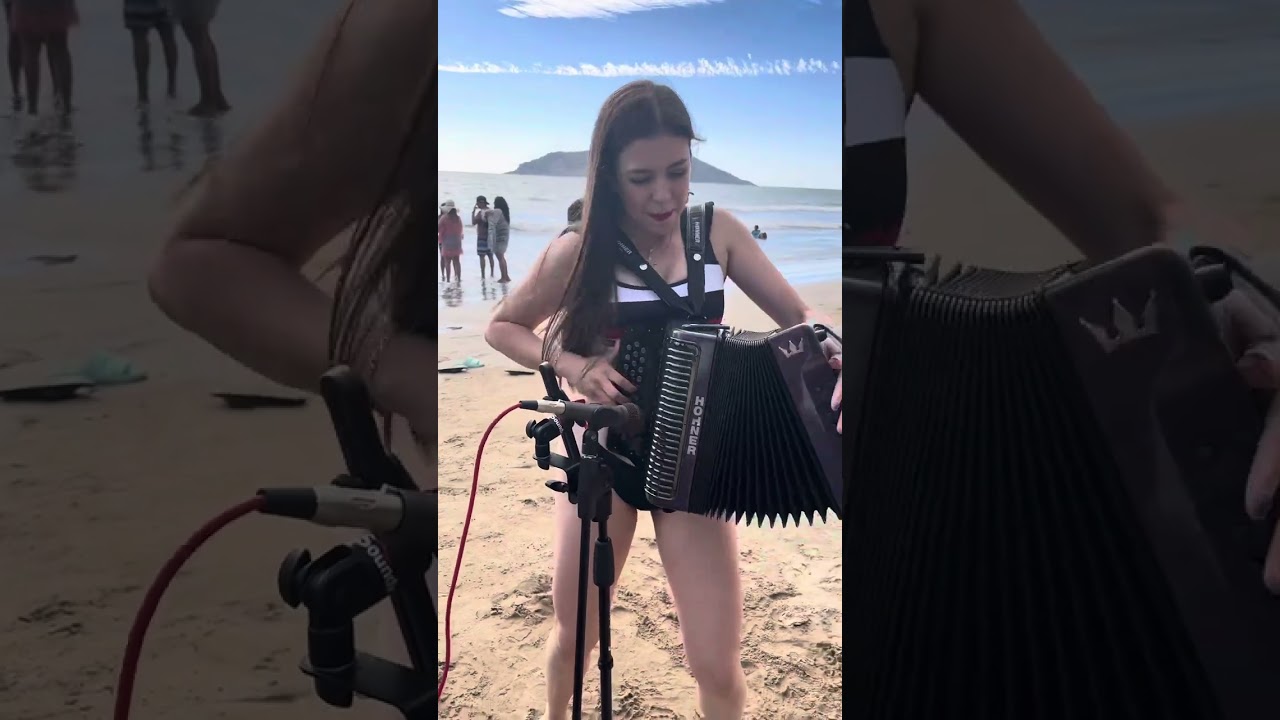 Estaba bien a gusto en la playa y tenía ganas de echarme unas canción, esto sucedió 🔥🪗🥳
