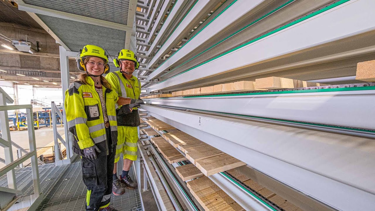 Bergene Holm lager prekapp trelast til byggebransjen på automatisk produksjonslinje
