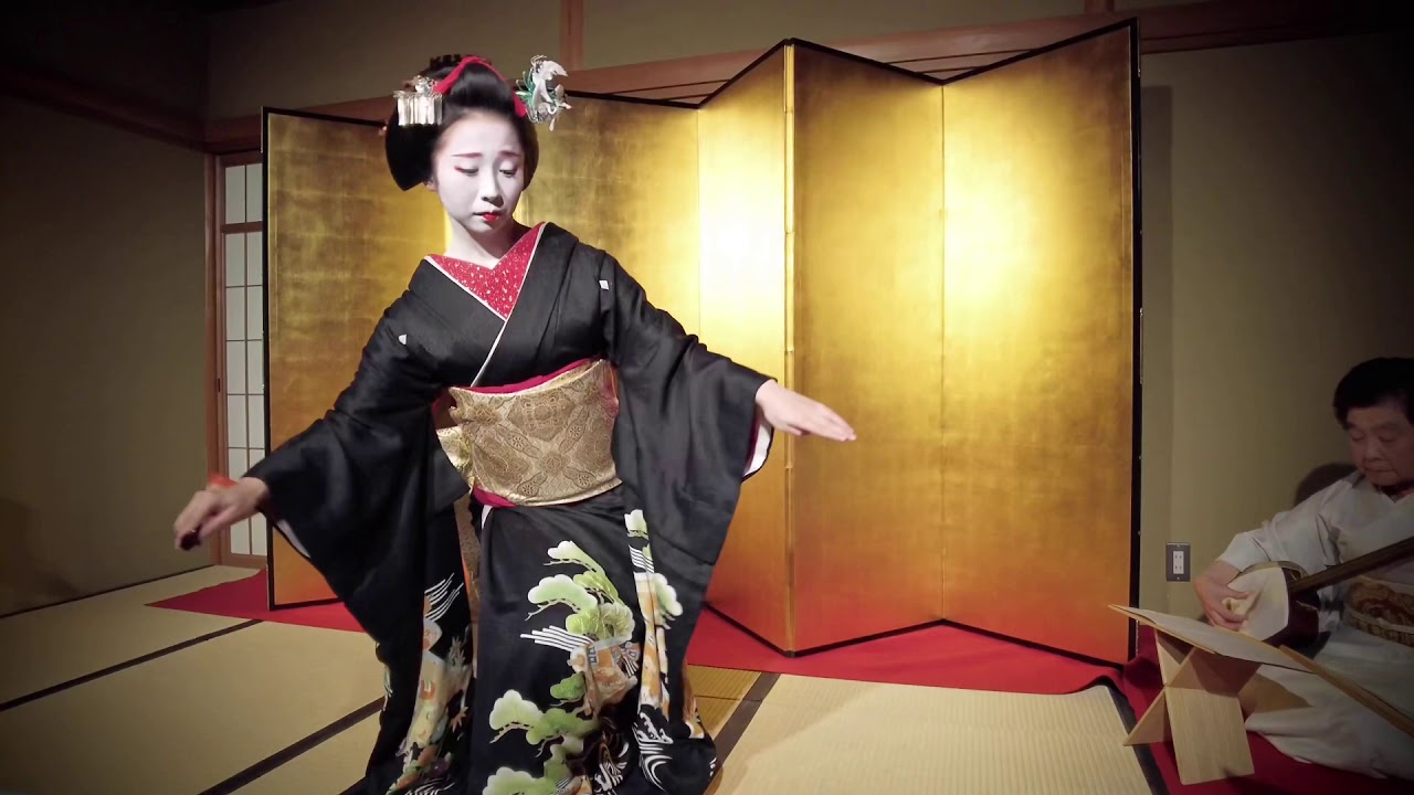 Maiko Chikaharu dances 