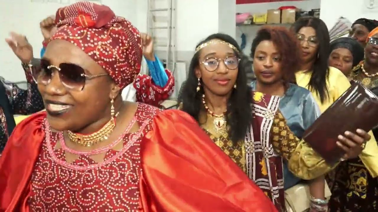 BORA LA MTAWO MAMAN ZAOUDJATI MOIDJA PARIS
