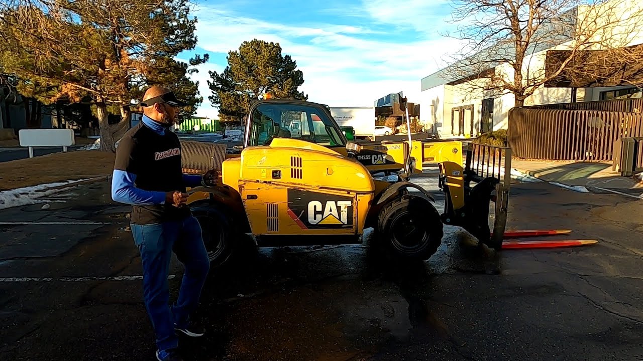 CATERPILLAR TH255 5,500lb Diesel #0134 - Telehandler for Sale