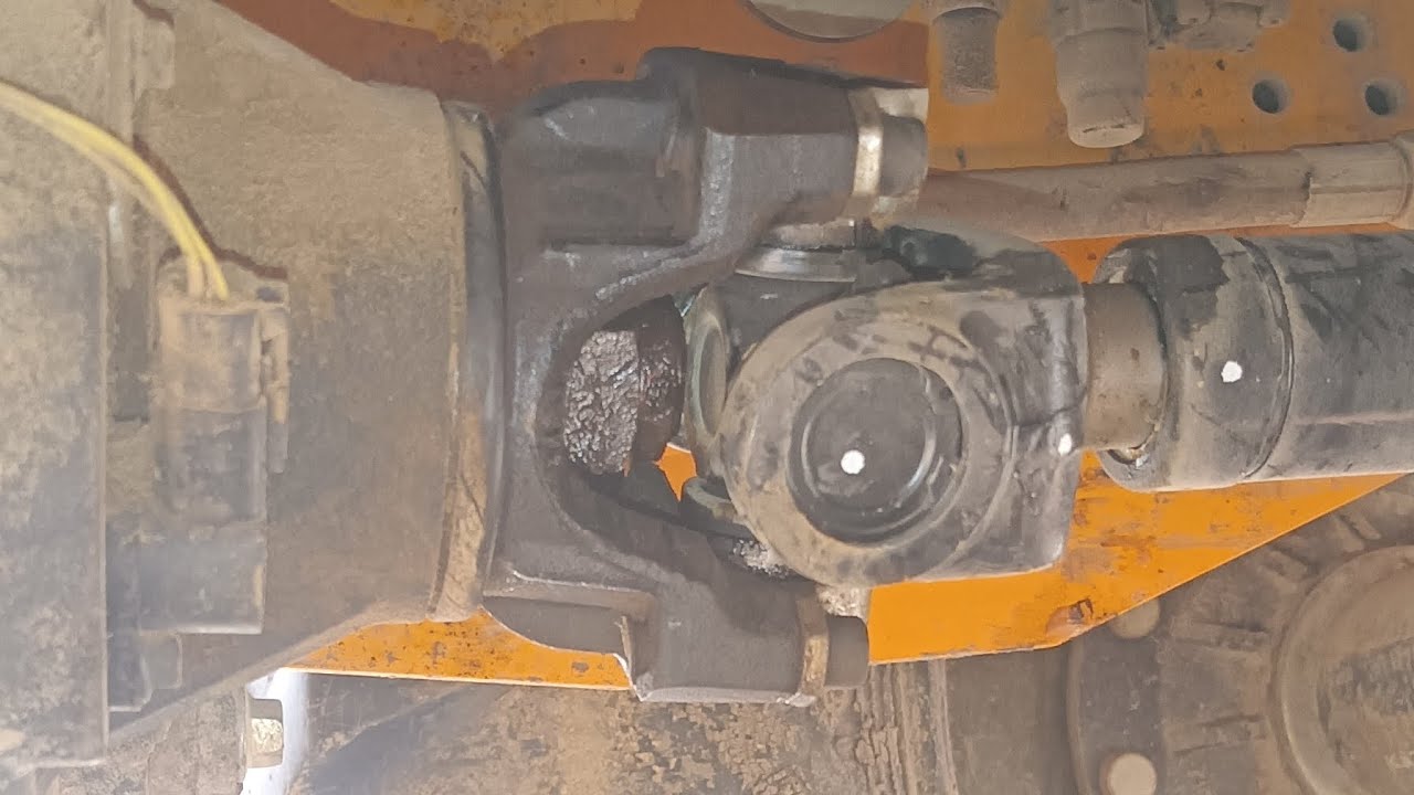 JCB driveshaft fitting #jcb #village #automobile #jcb #jcbvideo 