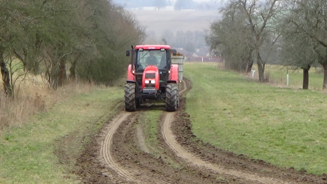 TRACTORS IN ACTION / Vyvážení hnoje  - Manure