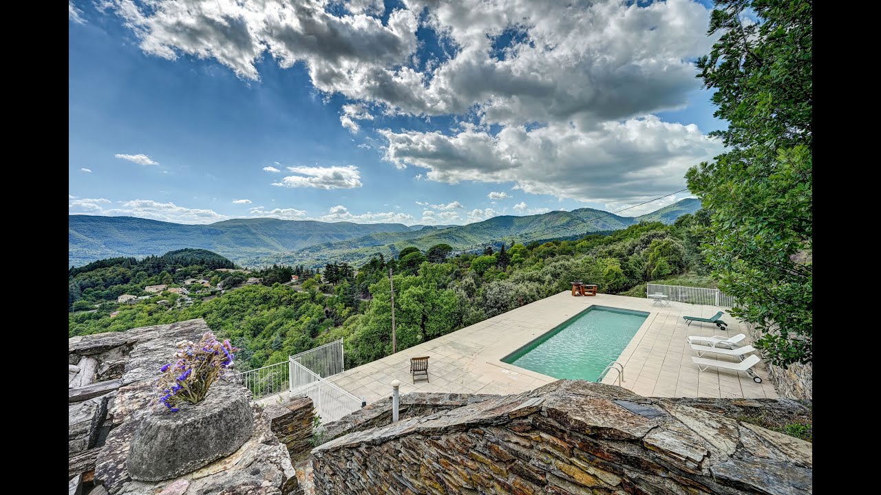 EXCLUSIVITÉ : propriété avec vue panoramique proche du Vigan