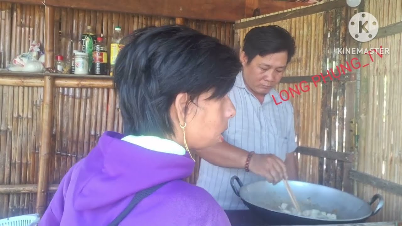 Tới công chuyện rồi hôm nay long phụng đến nhà lý nhàn long nấu gì nhé mời cô chú anh chị vào xem ạ.