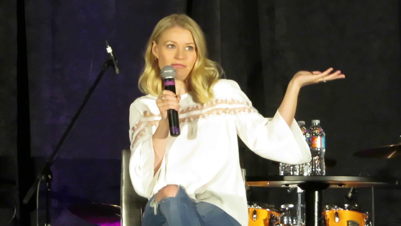 Emilie de Ravin OUAT Orlando 2018 Panel